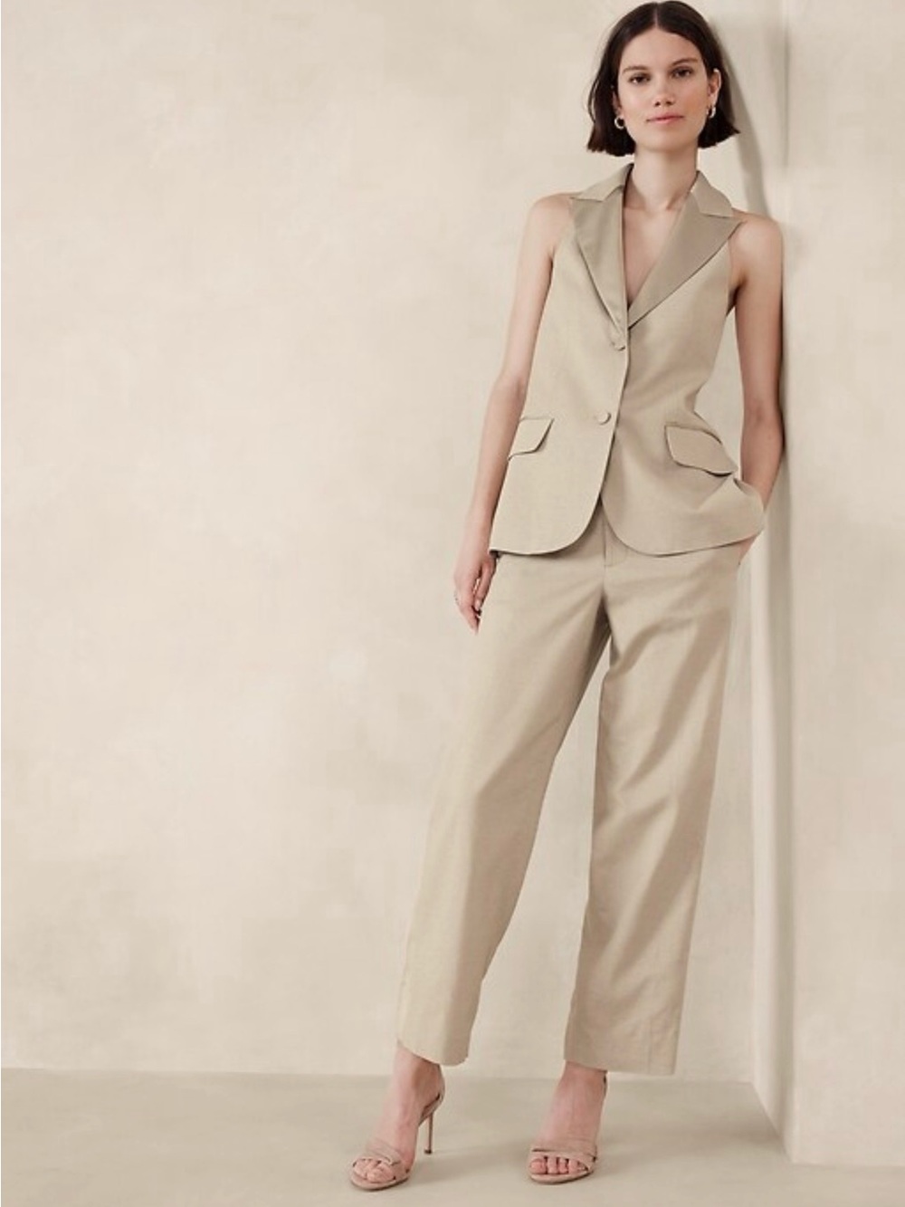 Banana Republic Sleeveless Tailored Blazer Vest in Beige - Picture 3 of 4